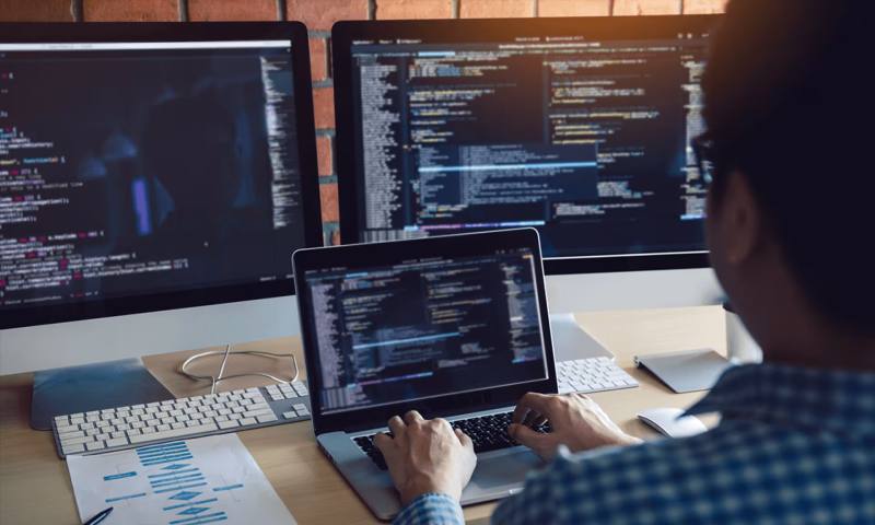 数据科学选型：R与Python如何赋能马鞍山网站建设？